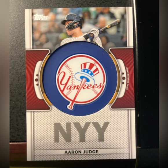 Aaron Judge Yankees Team Logo Patch Card - Picture 1 of 2